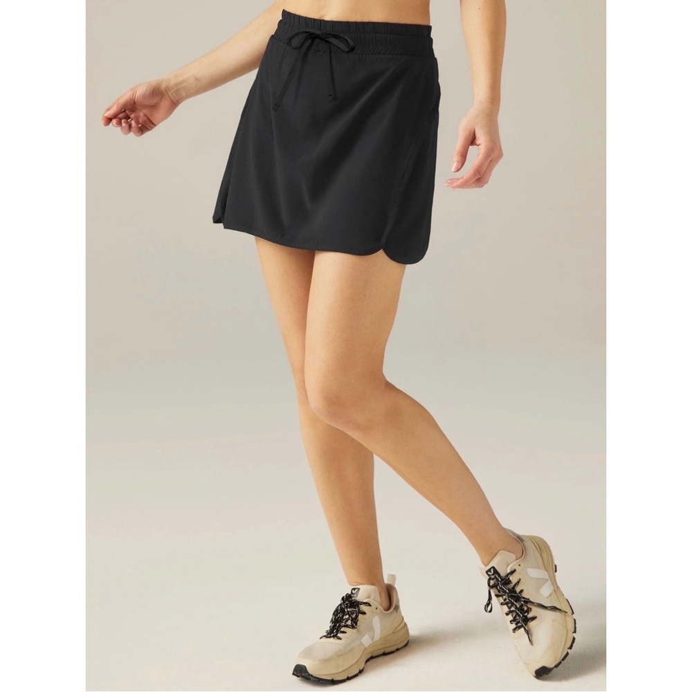 Beyond Yoga Mini Tennis Stretch Woven Lined Skirt Black Size Large